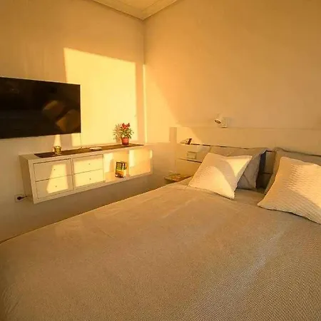 Preciado Con Vistas Frontales Al Mar *