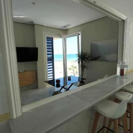 Preciado Con Vistas Frontales Al Mar *